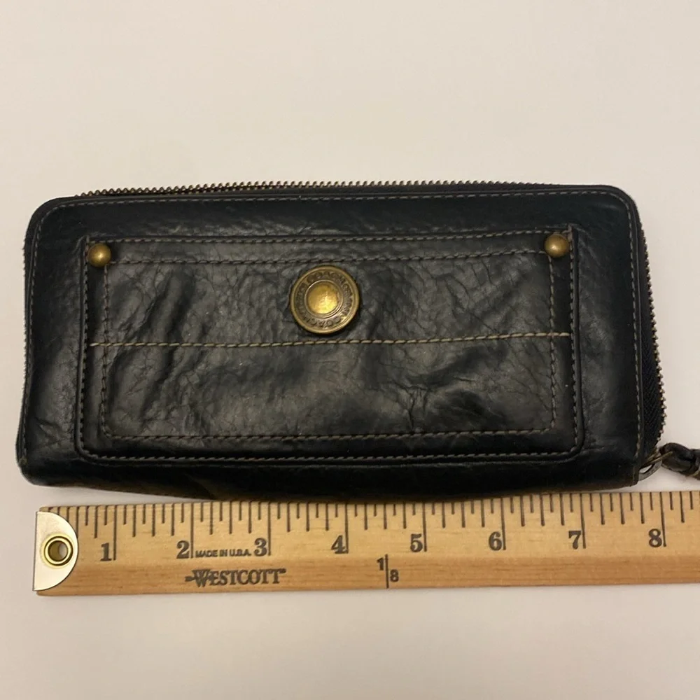 Coach Women’s Black Leather Zip Around Wallet - Picture 1 of 9